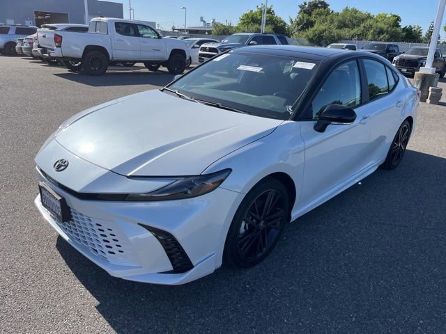 Used 2025 Toyota Camry XSE FWD image 1