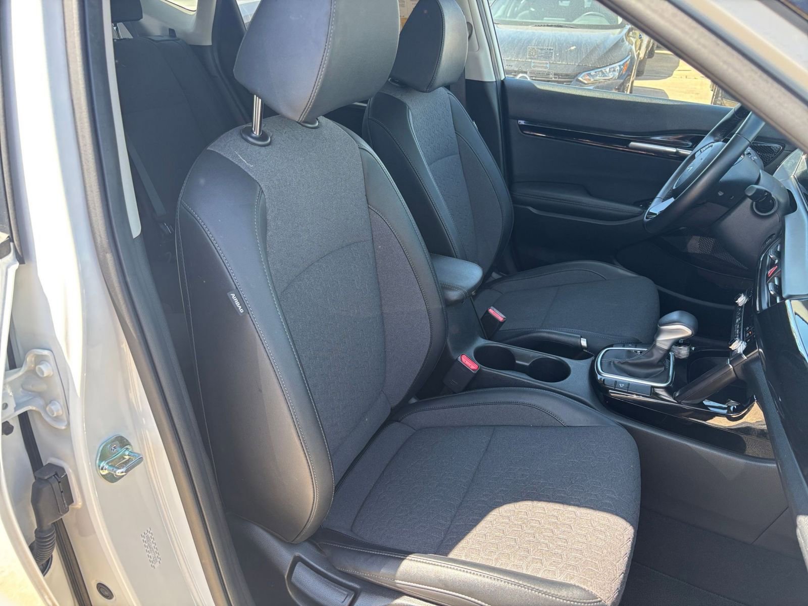 Used 2025 Kia Seltos S image 37
