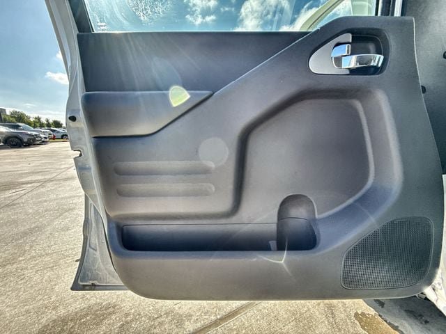 Used 2018 Nissan Frontier PRO-4X AWD/4WD image 13