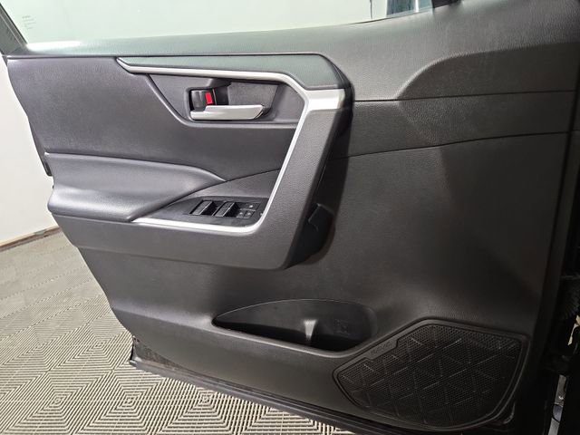 Used 2024 Toyota RAV4 XLE image 28