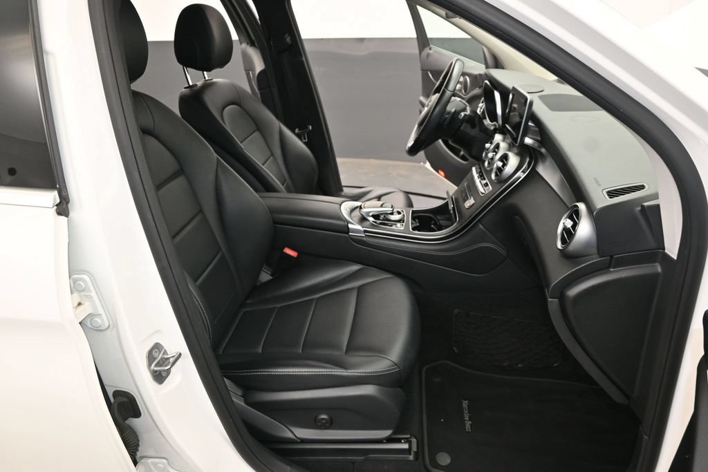 Used 2016 Mercedes-Benz GLC 300 image 23