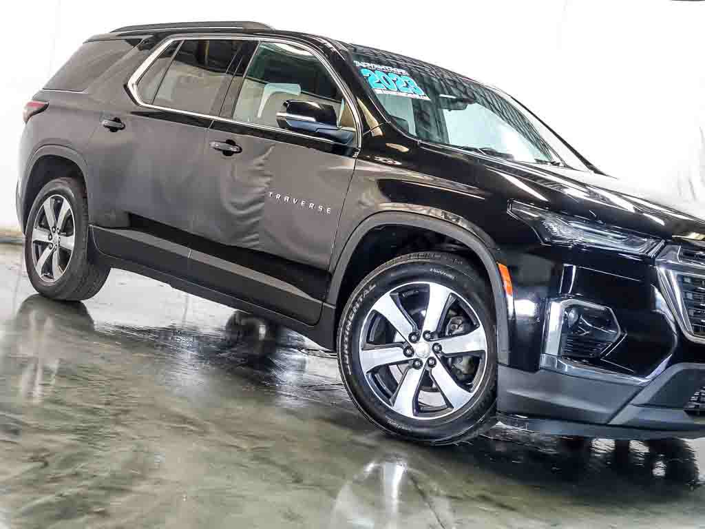 Used 2023 Chevrolet Traverse LT w/ LT Premium Package AWD/4WD image 5