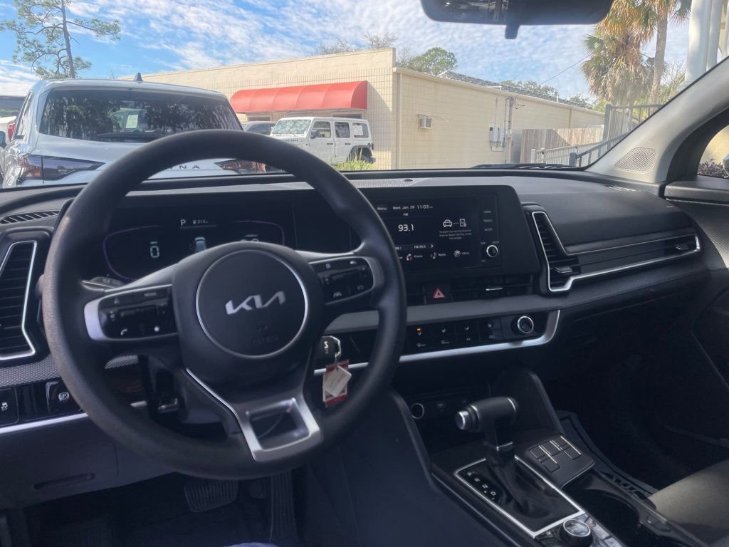 Used 2025 Kia Sportage LX image 13