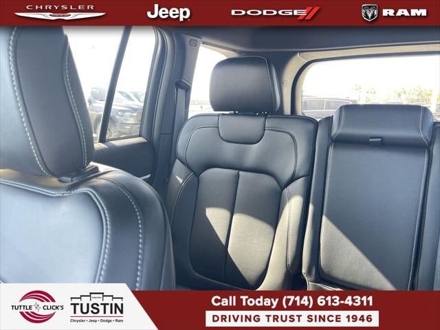 New 2027 Jeep Grand Cherokee Limited w/ Limited Altitude Package AWD/4WD image 38