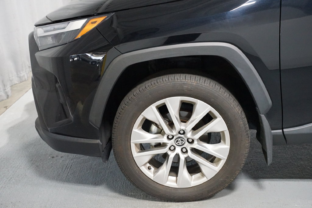 Certified 2025 Toyota RAV4 XLE Premium FWD image 5
