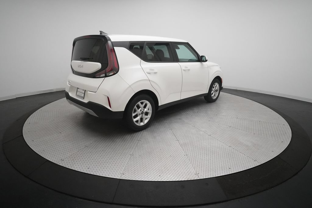 Used 2023 Kia Soul LX w/ LX Technology Package FWD image 33