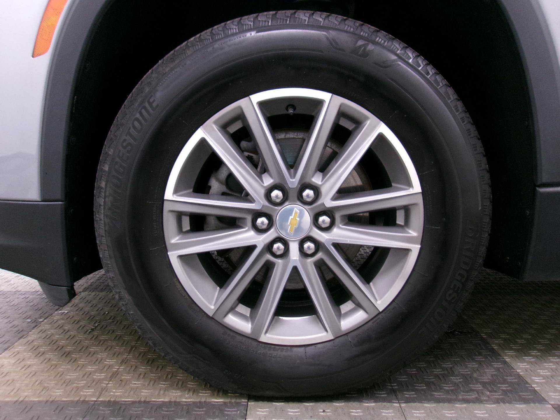 Used 2023 Chevrolet Traverse LT w/ LPO, Floor Liner Package AWD/4WD image 16