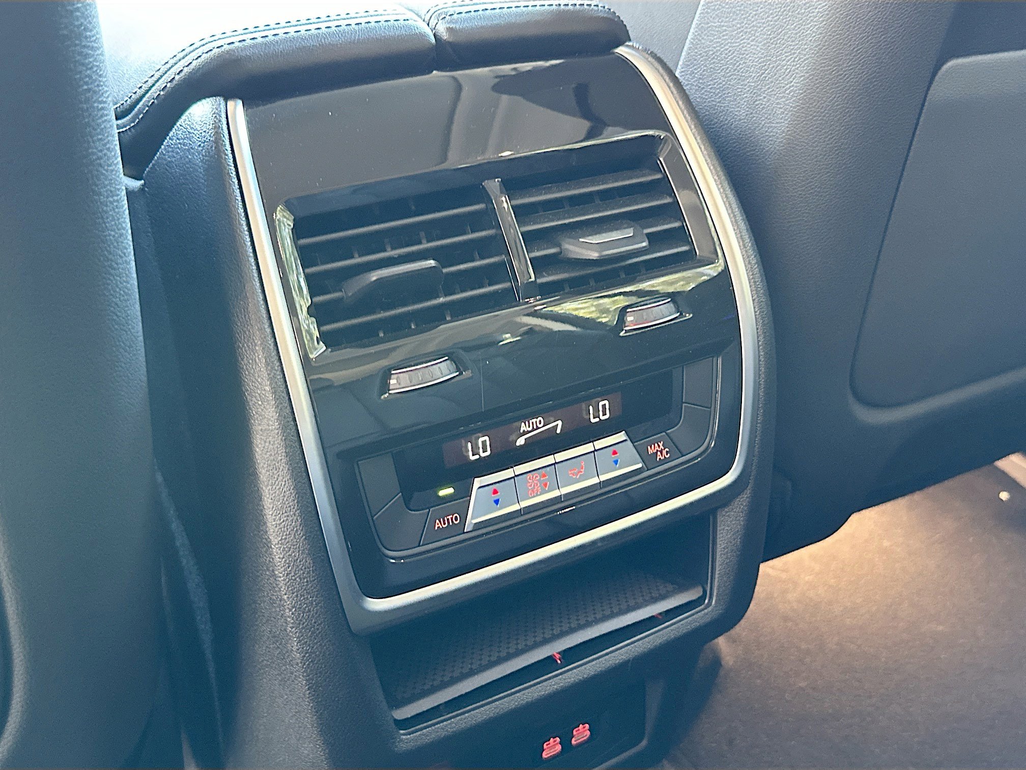 Certified 2024 BMW X7 xDrive40i w/ Parking Assistance Package image 26