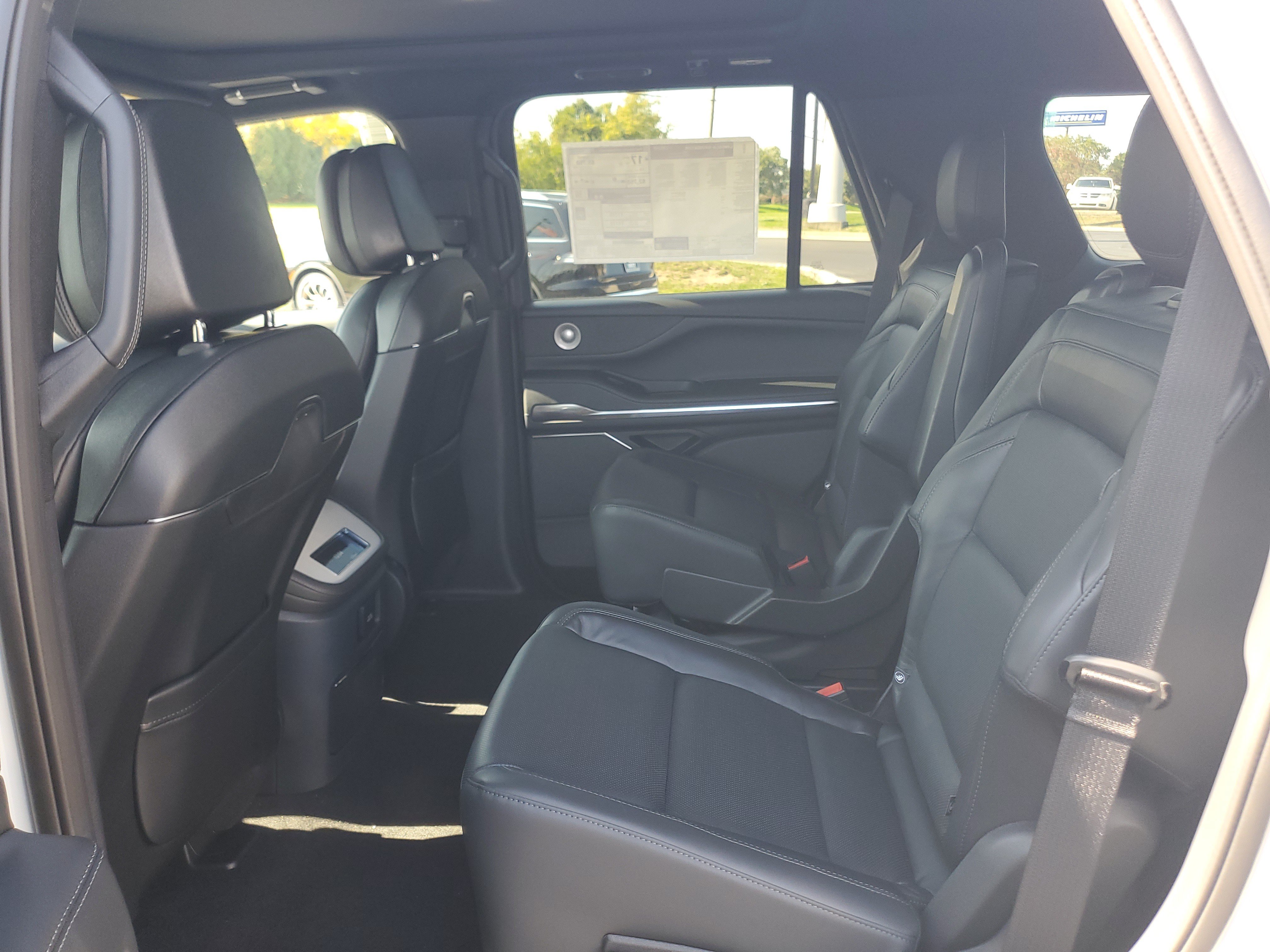 New 2027 Lincoln Navigator Reserve w/ Jet Appearance Package AWD/4WD image 27