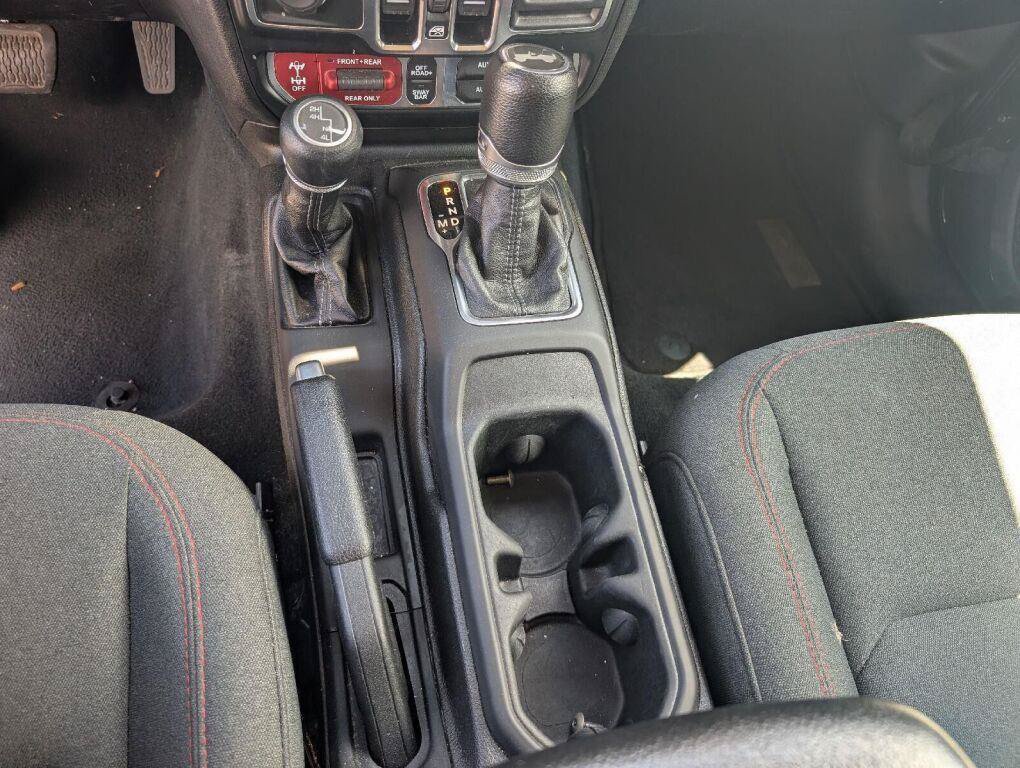 Used 2024 Jeep Wrangler Unlimited Rubicon AWD/4WD image 38