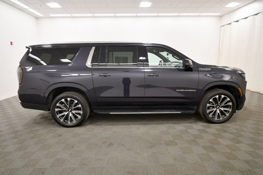 Used 2025 Chevrolet Suburban High Country w/ Sun And Tow Package AWD/4WD image 9