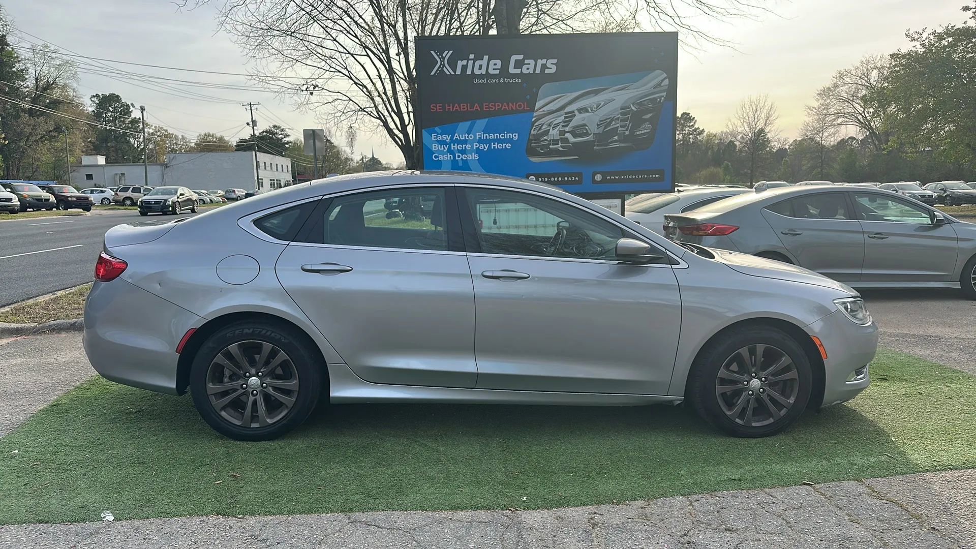 Used 2016 Chrysler 200 Limited w/ Convenience Group image 9