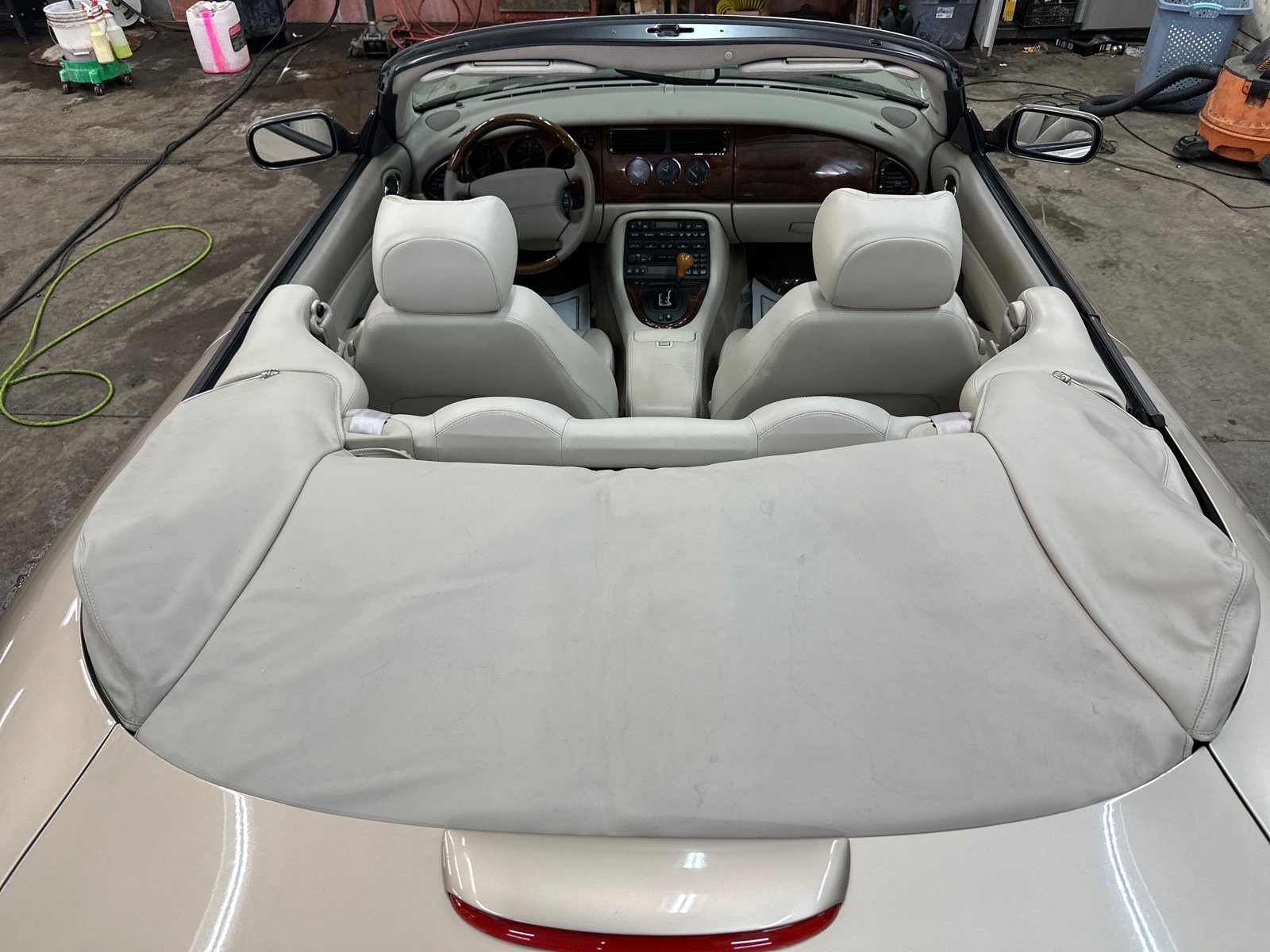 Used 2001 Jaguar XK8 Convertible image 18