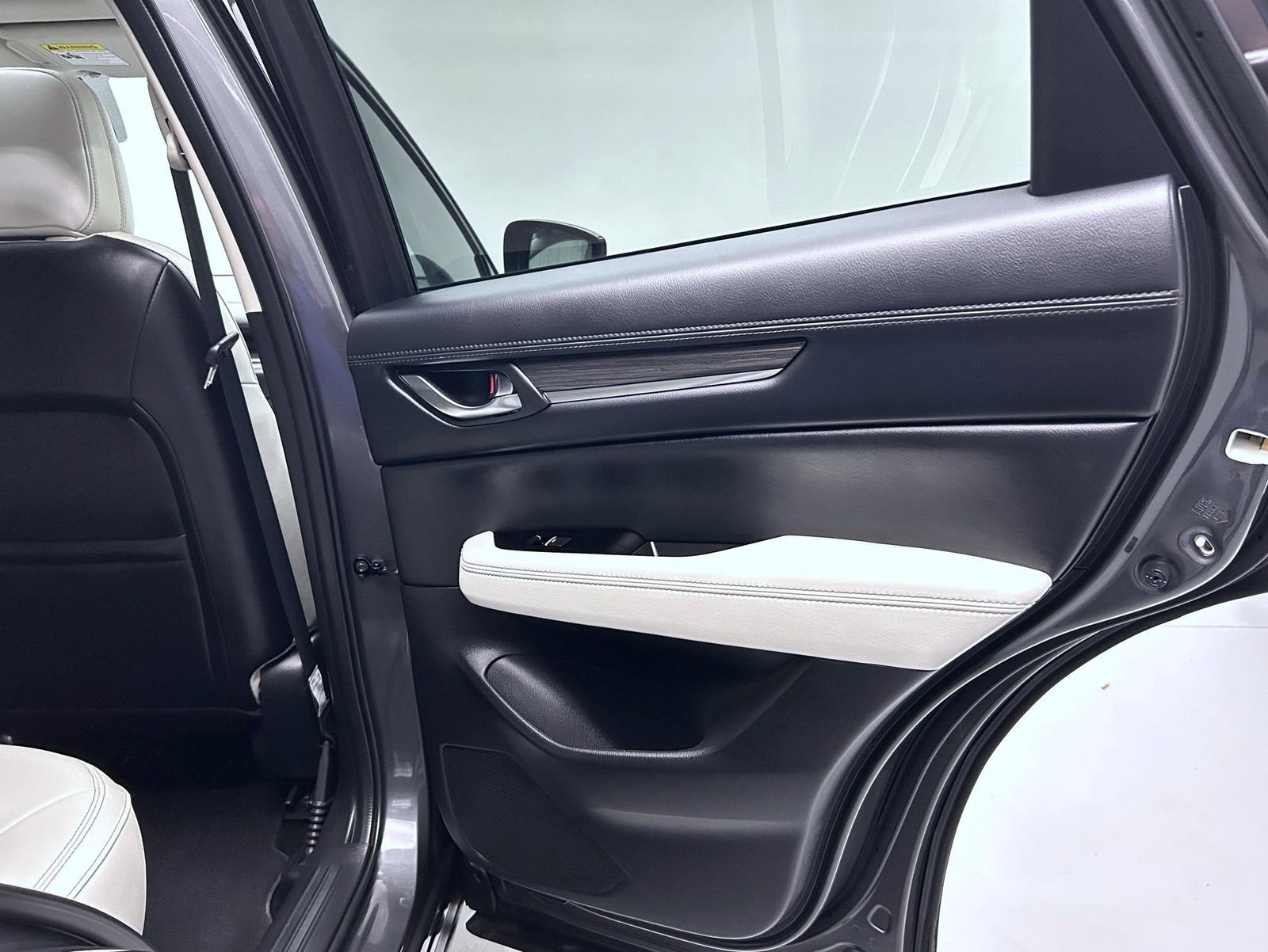 Used 2023 MAZDA CX-5 AWD 2.5 S w/ Premium Package image 17