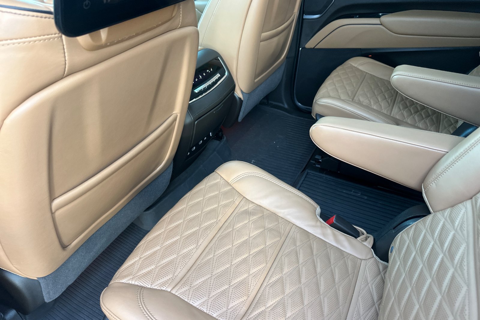 Certified 2023 Cadillac Escalade ESV Sport w/ LPO, ONYX Package AWD/4WD image 14