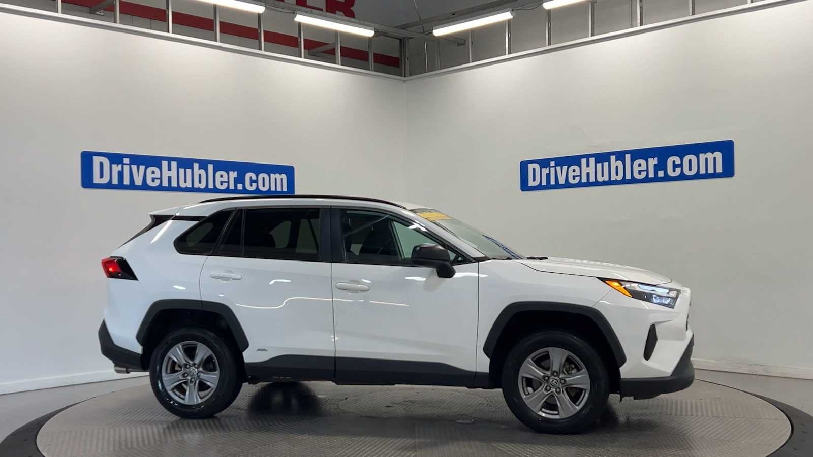Used 2023 Toyota RAV4 LE AWD/4WD image 9