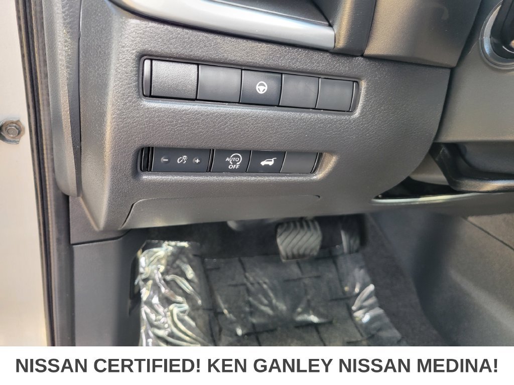 Certified 2023 Nissan Rogue SV w/ SV Premium B Package AWD/4WD image 36
