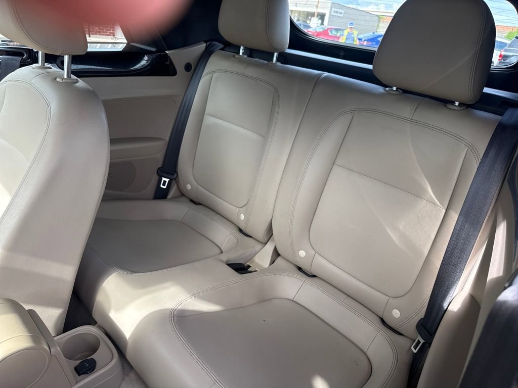 Used 2014 Volkswagen Beetle TDI image 24
