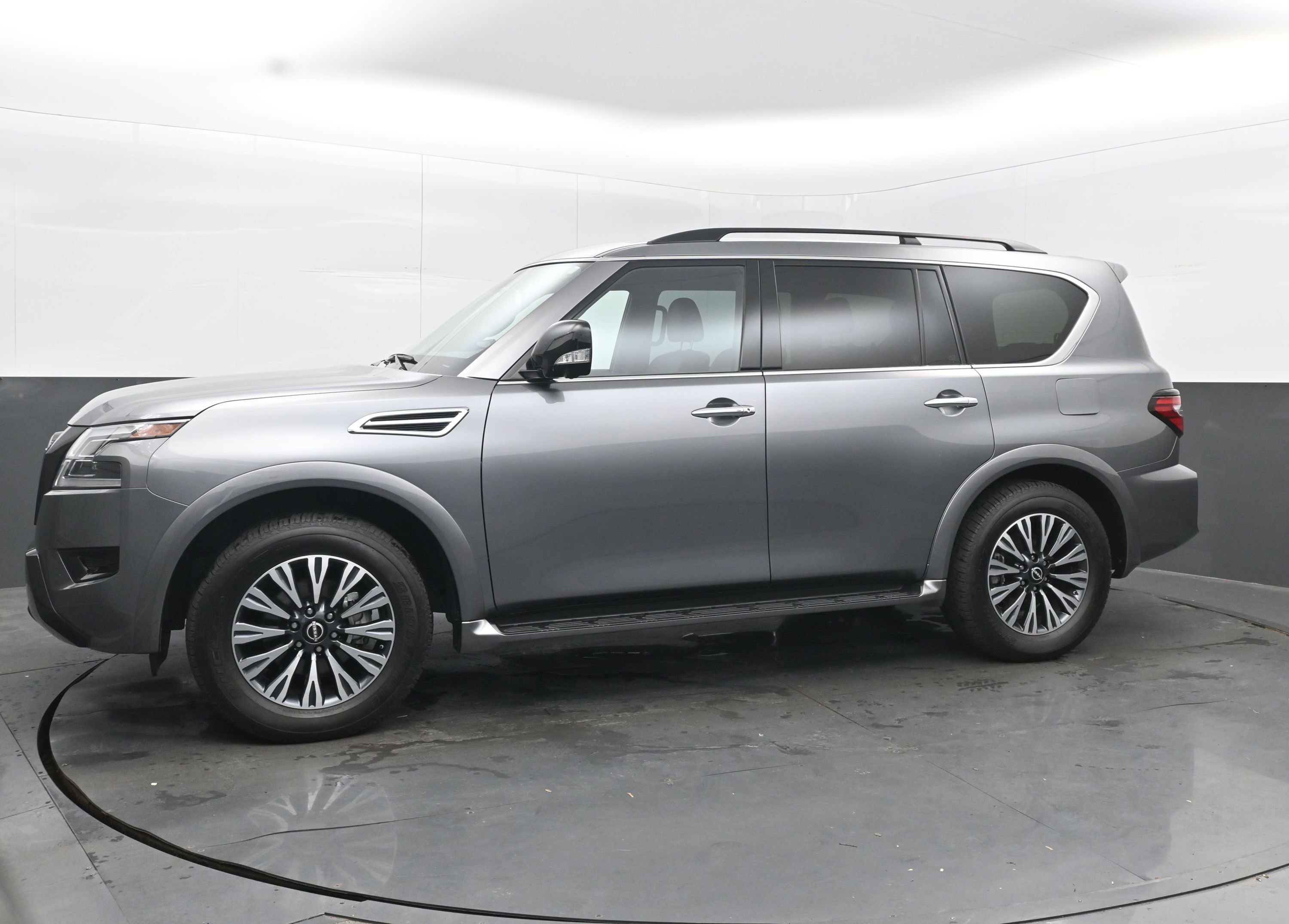 Used 2024 Nissan Armada SL w/ Midnight Edition Package image 5