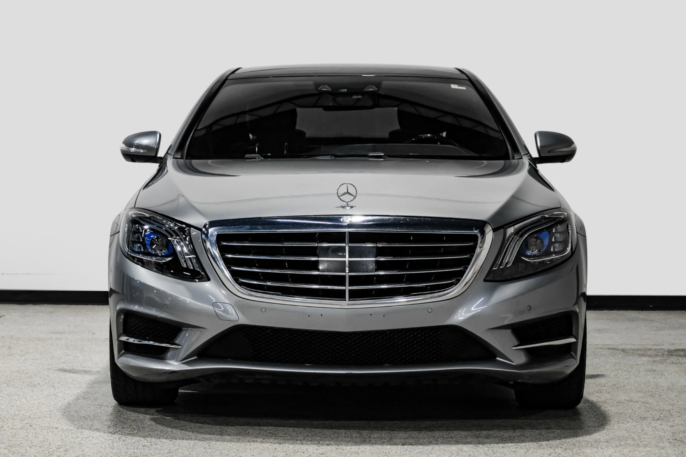Used 2015 Mercedes-Benz S 550 Sedan w/ Sport Package w/ Sport Package image 3
