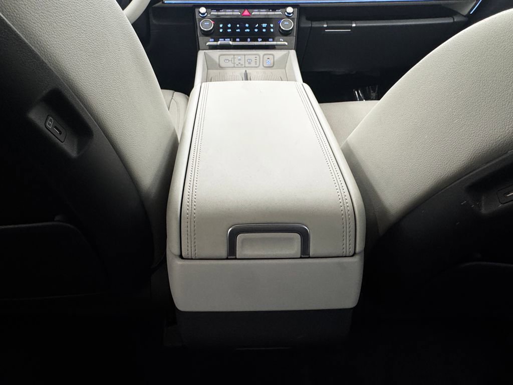Used 2024 Hyundai Santa Fe Limited image 33