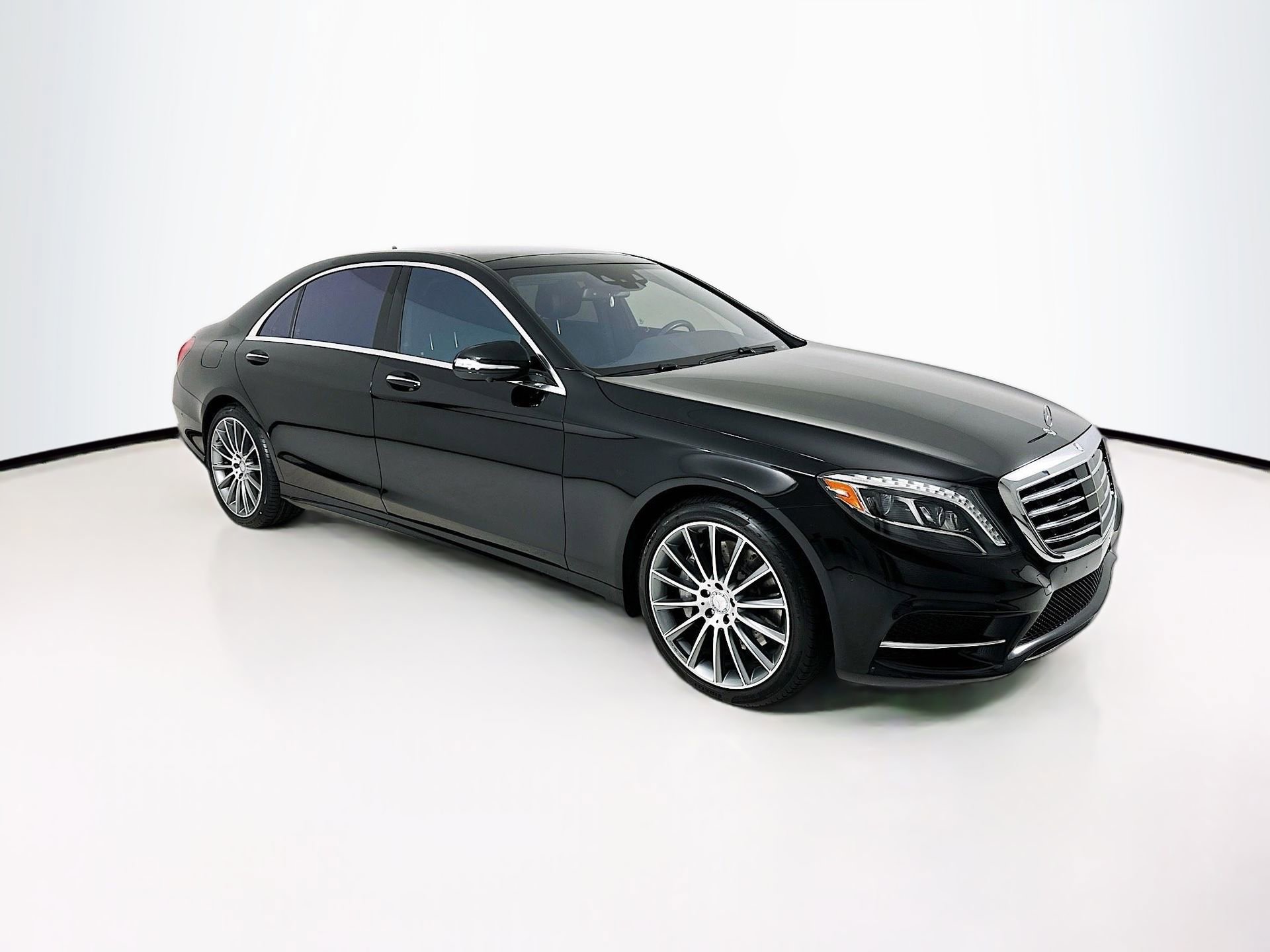 Used 2017 Mercedes-Benz S 550 Sedan image 1