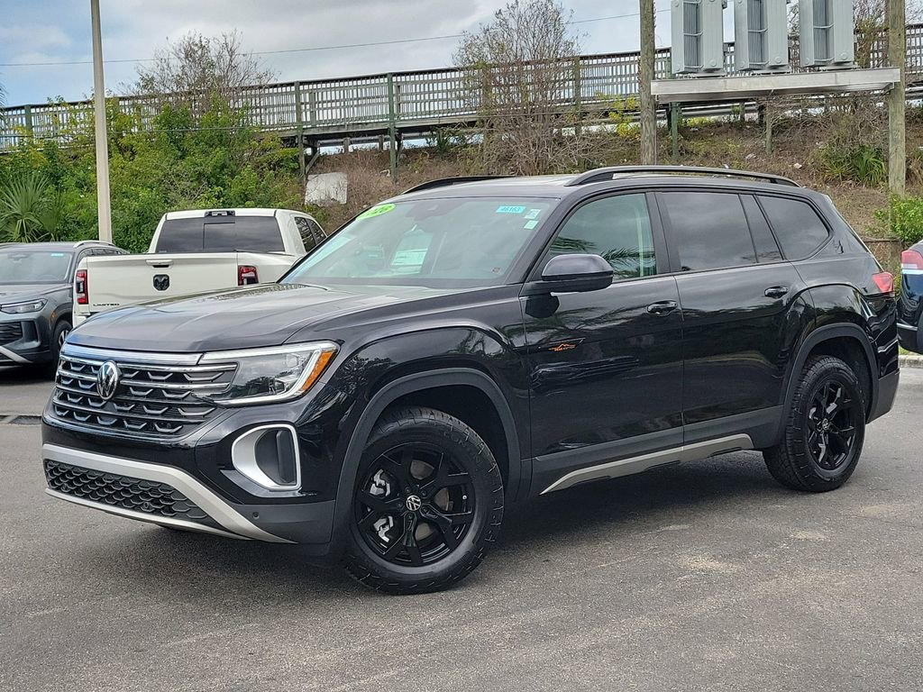 Certified 2026 Volkswagen Atlas Peak Edition AWD/4WD image 1