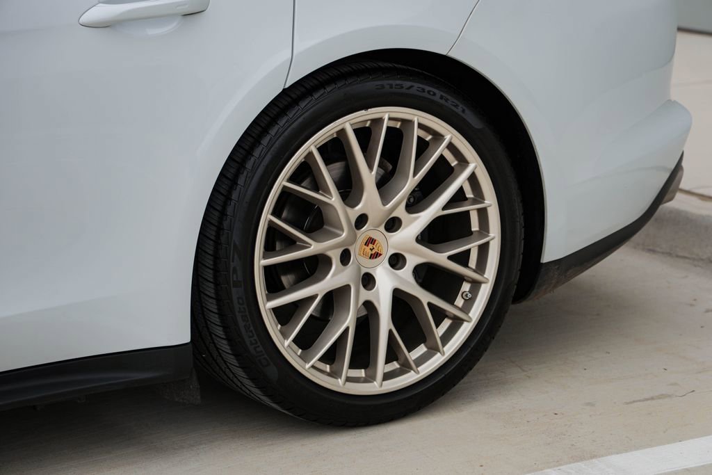 Used 2020 Porsche Panamera Edition image 33