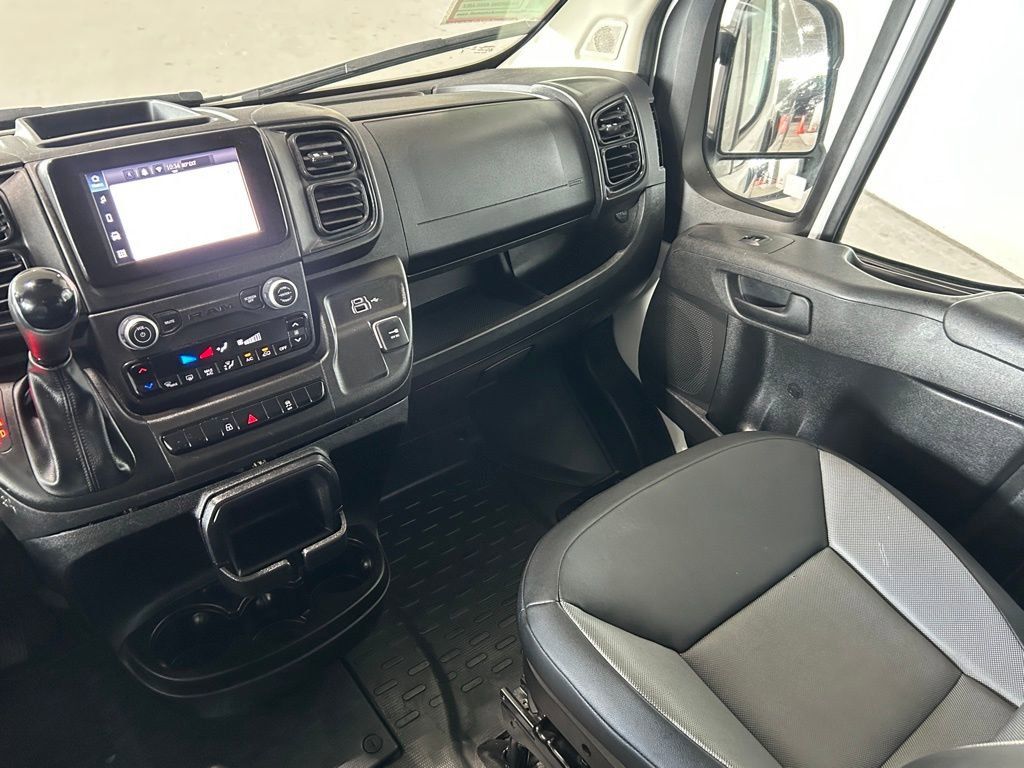 Used 2025 RAM ProMaster 2500 w/ Convenience Group image 11