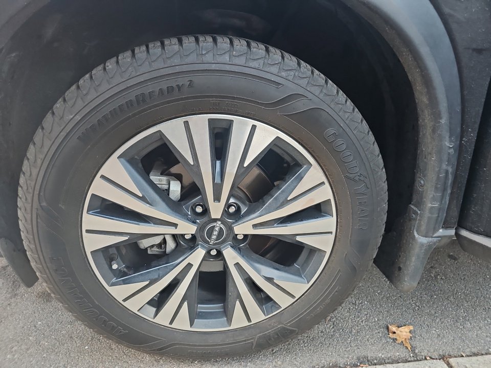 Used 2023 Nissan Rogue SV image 30