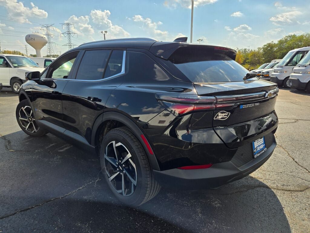 New 2026 Chevrolet Equinox EV LT AWD/4WD image 12