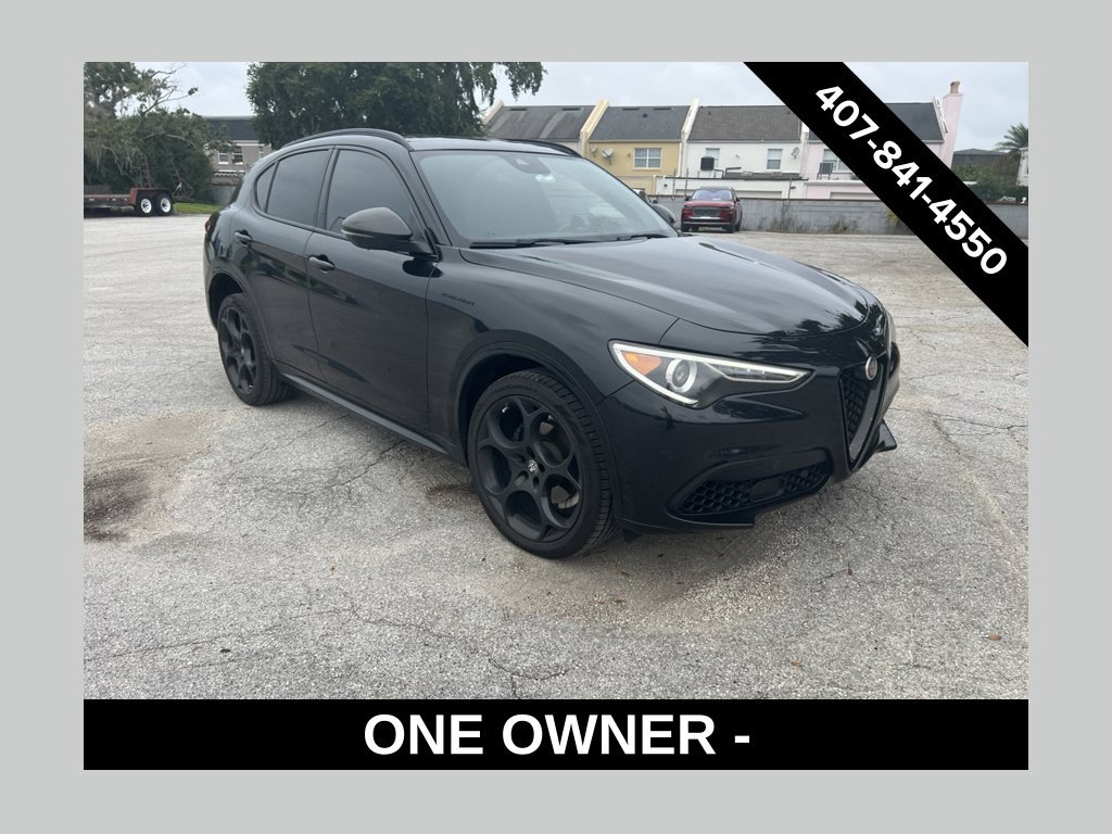 Used 2023 Alfa Romeo Stelvio Estrema AWD/4WD image 1