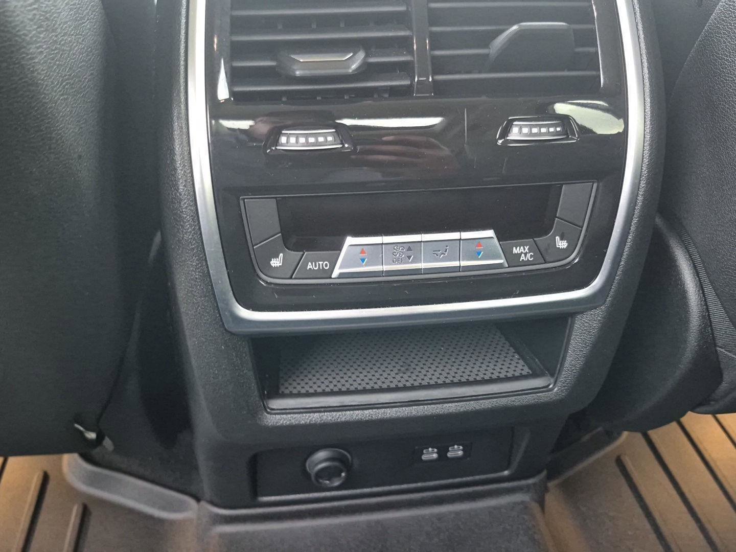 Used 2024 BMW X7 xDrive40i image 53