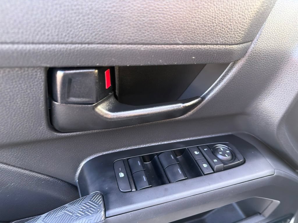 Used 2024 Toyota Tacoma SR5 AWD/4WD image 19