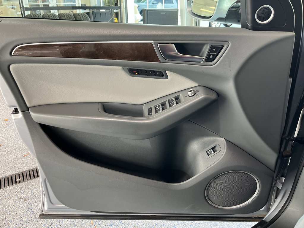 Used 2016 Audi Q5 2.0T Premium Plus w/ Technology Package image 29