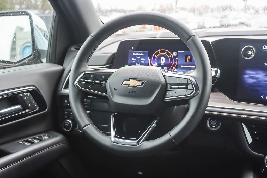 Used 2025 Chevrolet Suburban Premier image 14