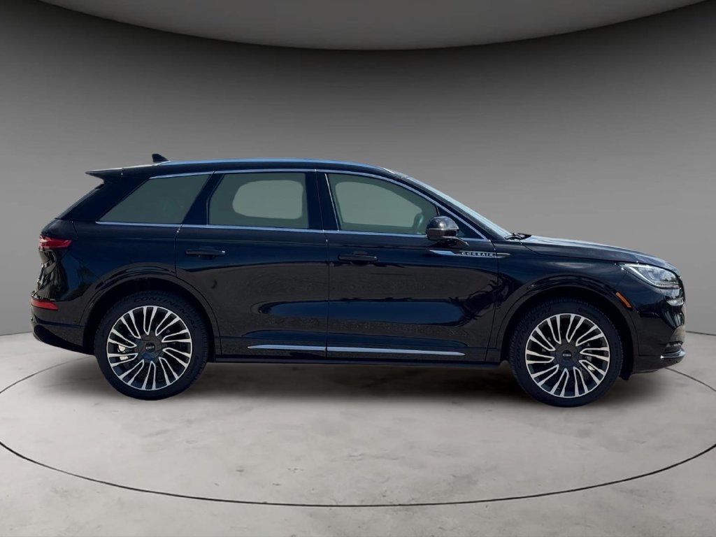 Used 2022 Lincoln Corsair Reserve w/ Equipment Group 201A AWD/4WD image 4