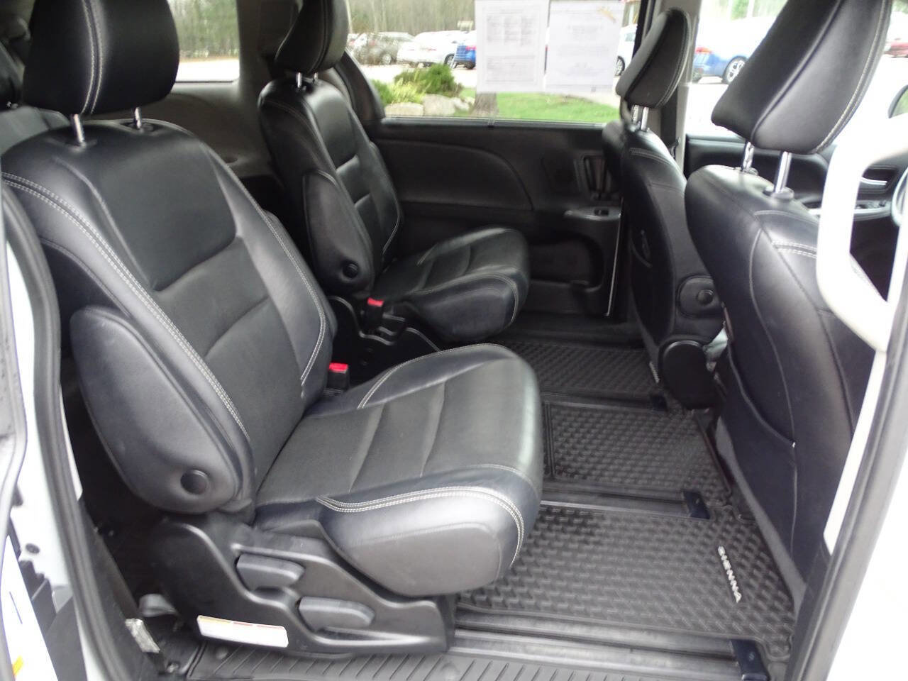 Used 2019 Toyota Sienna SE Premium AWD/4WD image 42