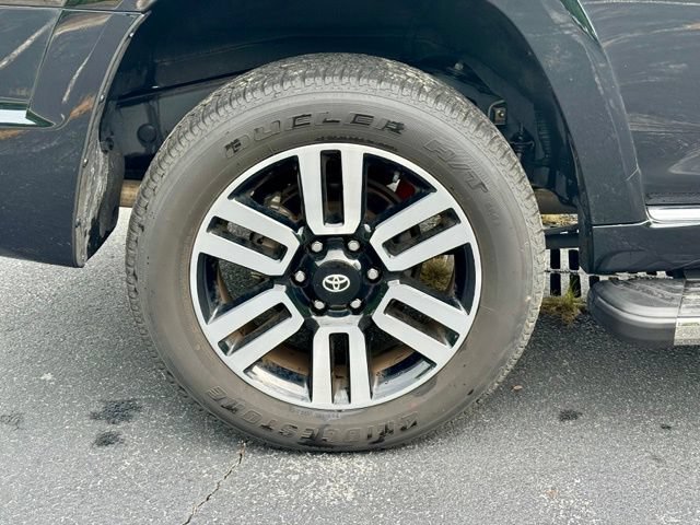 Used 2024 Toyota 4Runner Limited AWD/4WD image 31