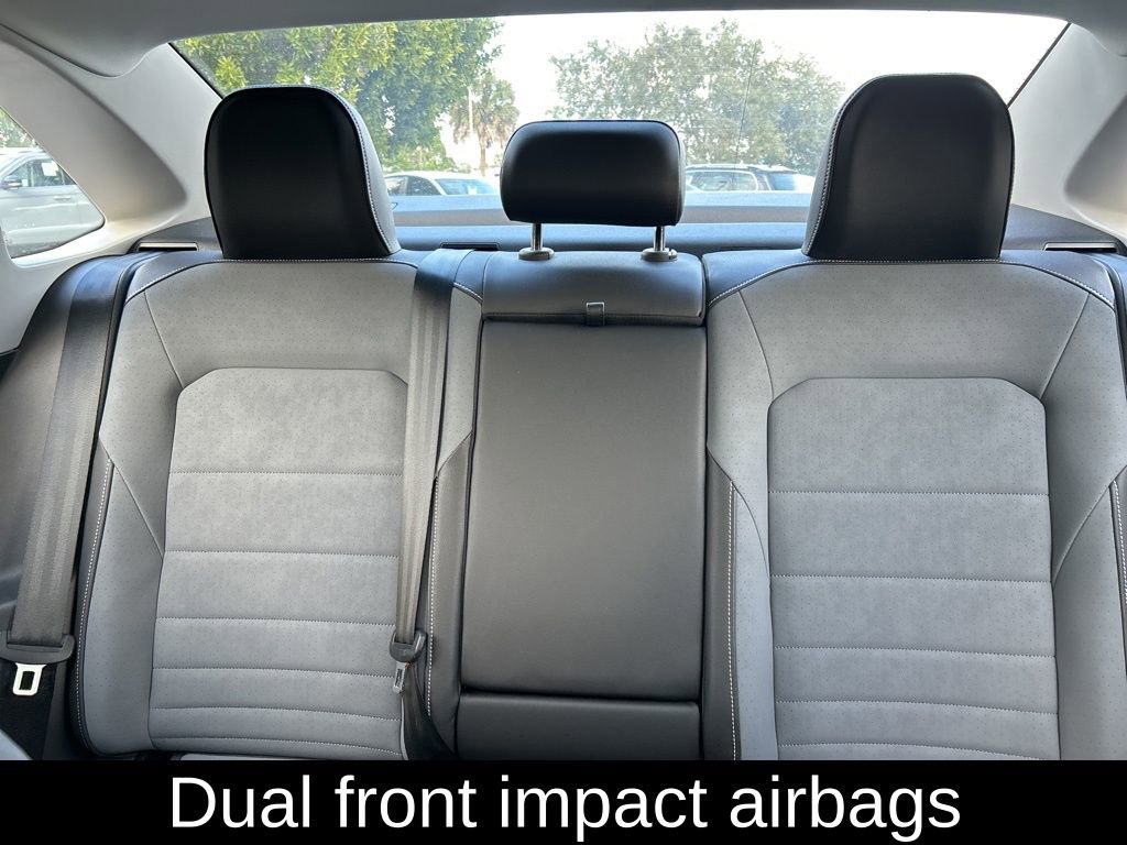 Used 2025 Volkswagen Jetta SE w/ Sunroof Package image 14