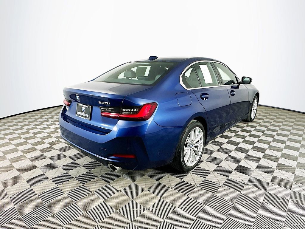 Used 2024 BMW 330i xDrive Sedan w/ Premium Package image 9