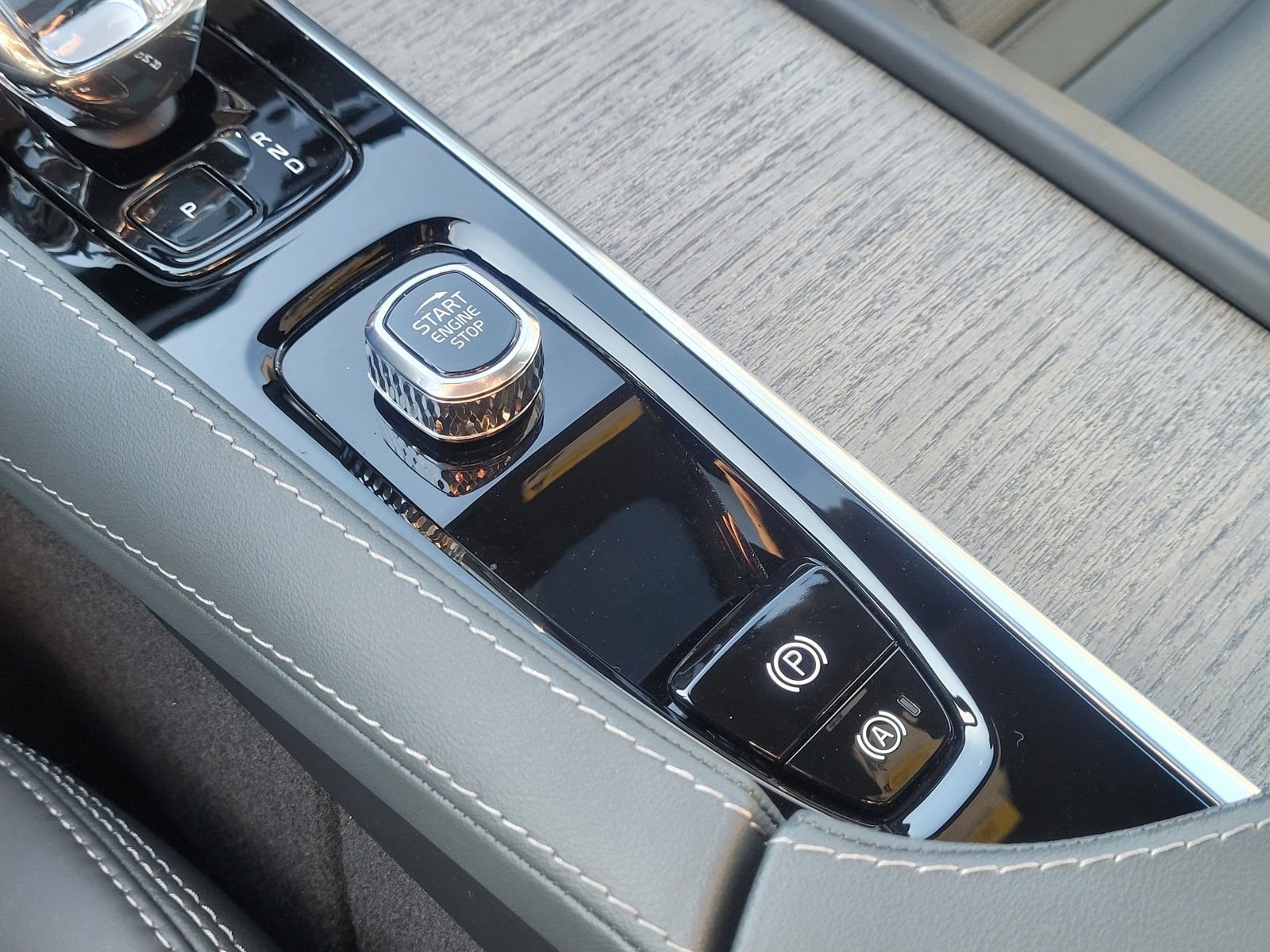 Used 2024 Volvo XC90 T8 Ultimate image 26