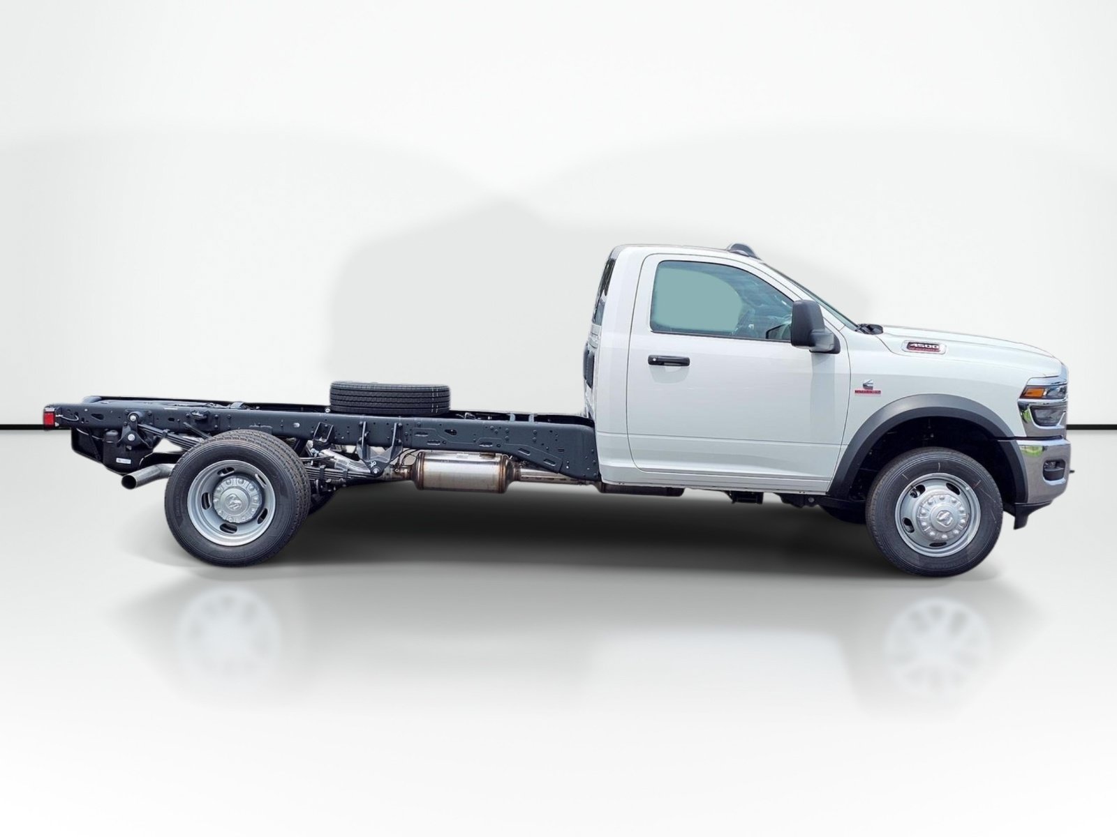 New 2026 RAM 4500 Tradesman w/ Chrome Appearance Group AWD/4WD image 9