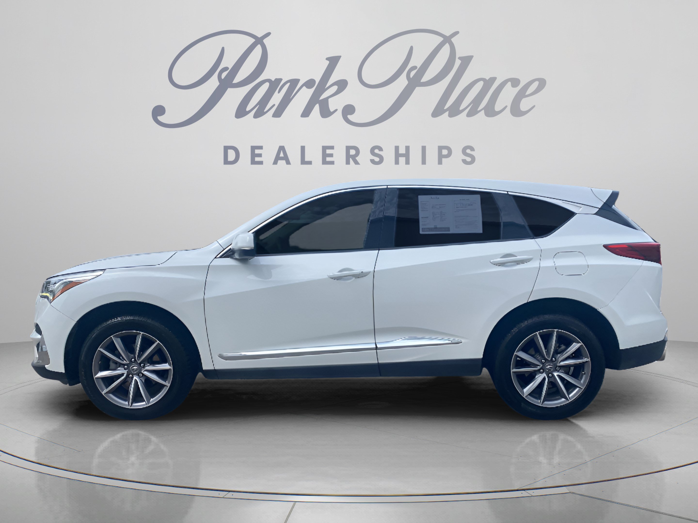 Used 2020 Acura RDX w/ Technology Package FWD image 2