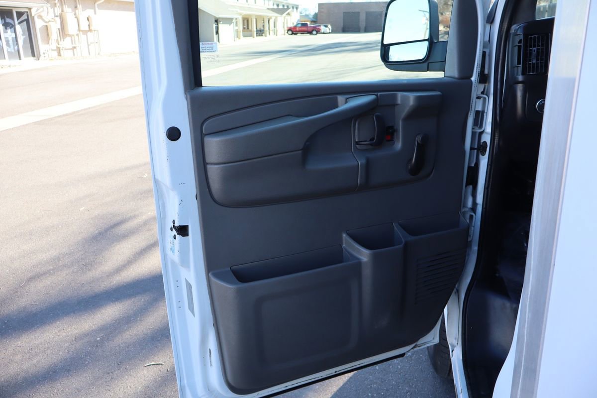 Used 2011 Chevrolet Express 3500 image 25