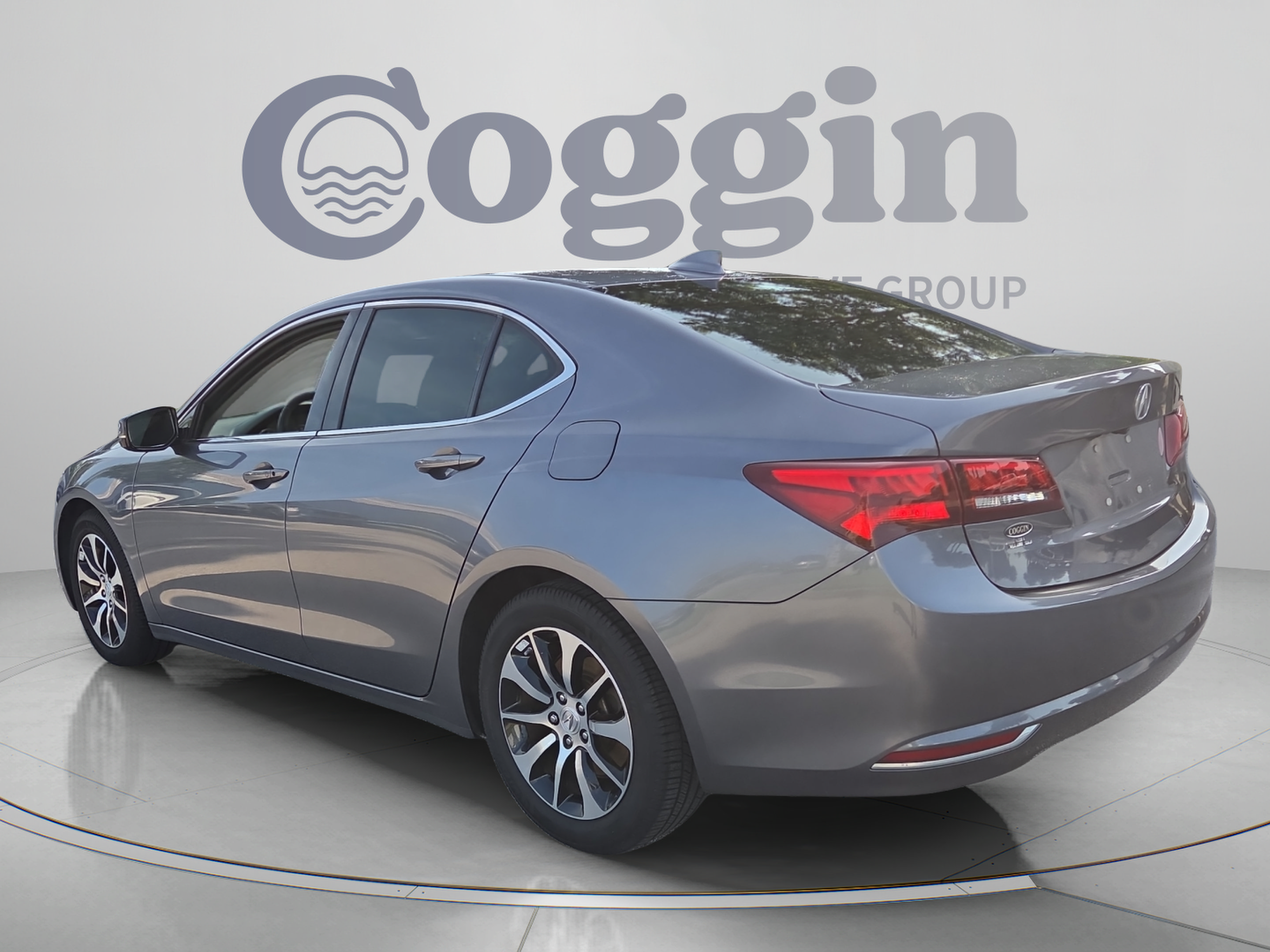 Used 2017 Acura TLX w/ Technology Package FWD image 3