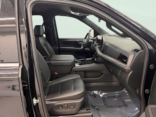 Certified 2025 Chevrolet Tahoe Premier AWD/4WD image 23