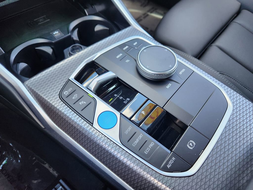 Certified 2025 BMW i4 xDrive40i w/ Parking Assistance Package image 34