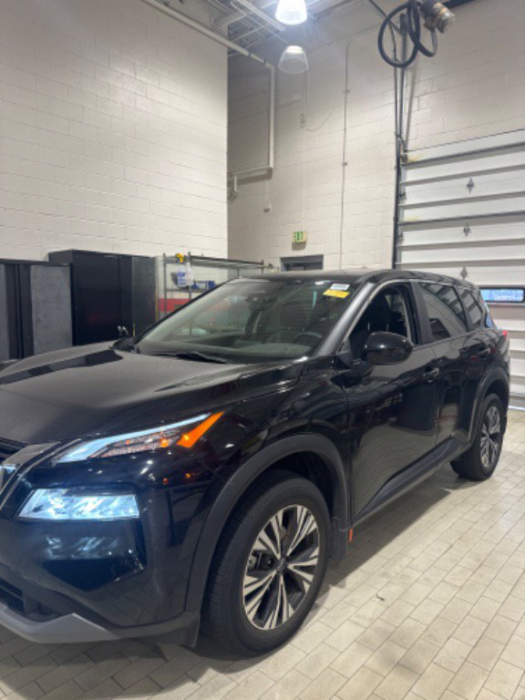 Used 2023 Nissan Rogue SV image 38