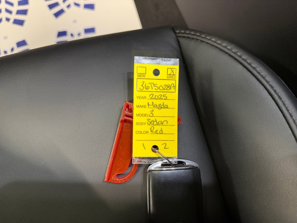 Used 2025 MAZDA MAZDA3 s image 37
